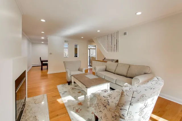 $1,090,000 | 1470 East 56th Street, Chicago, IL 60637