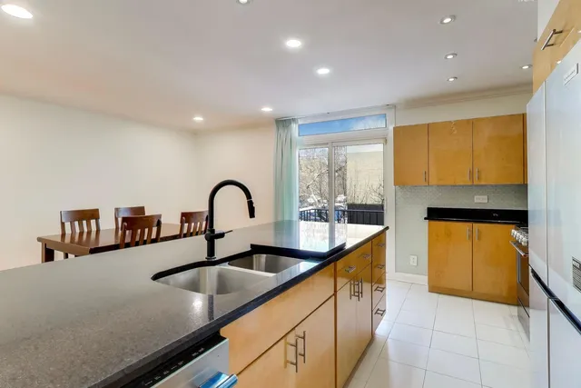 $1,090,000 | 1470 East 56th Street, Chicago, IL 60637