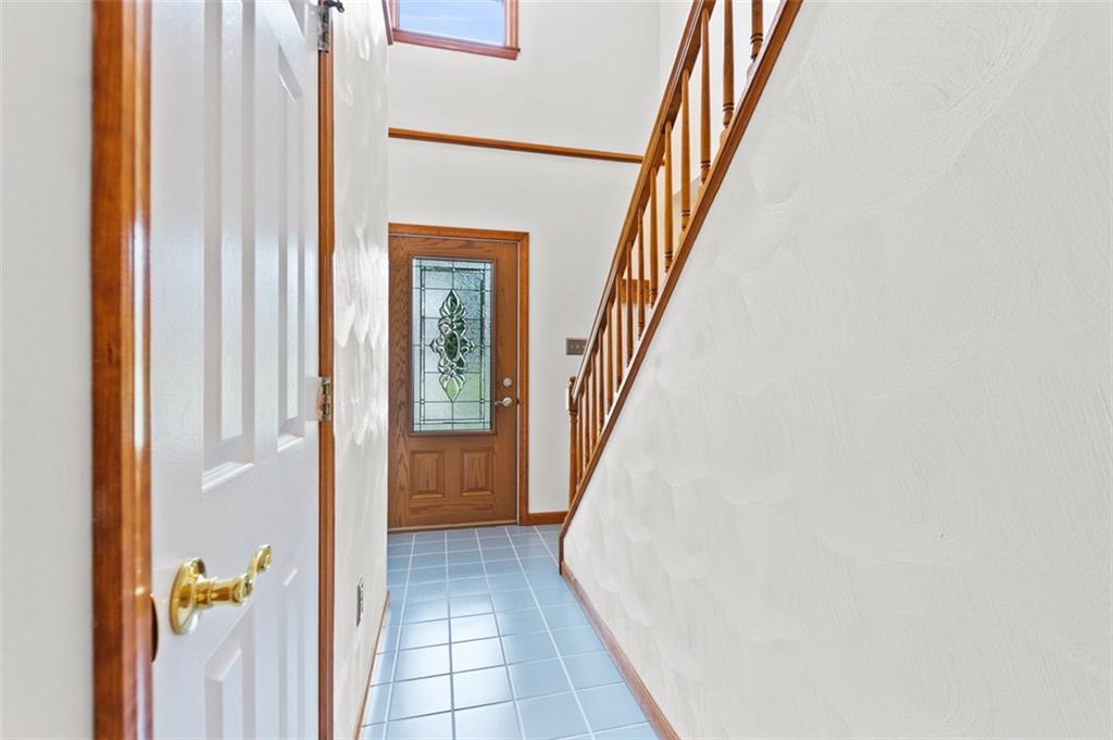 5 Kalyn Court Irwin, PA 15642 - Photo 8 of 40 Entry Hallway