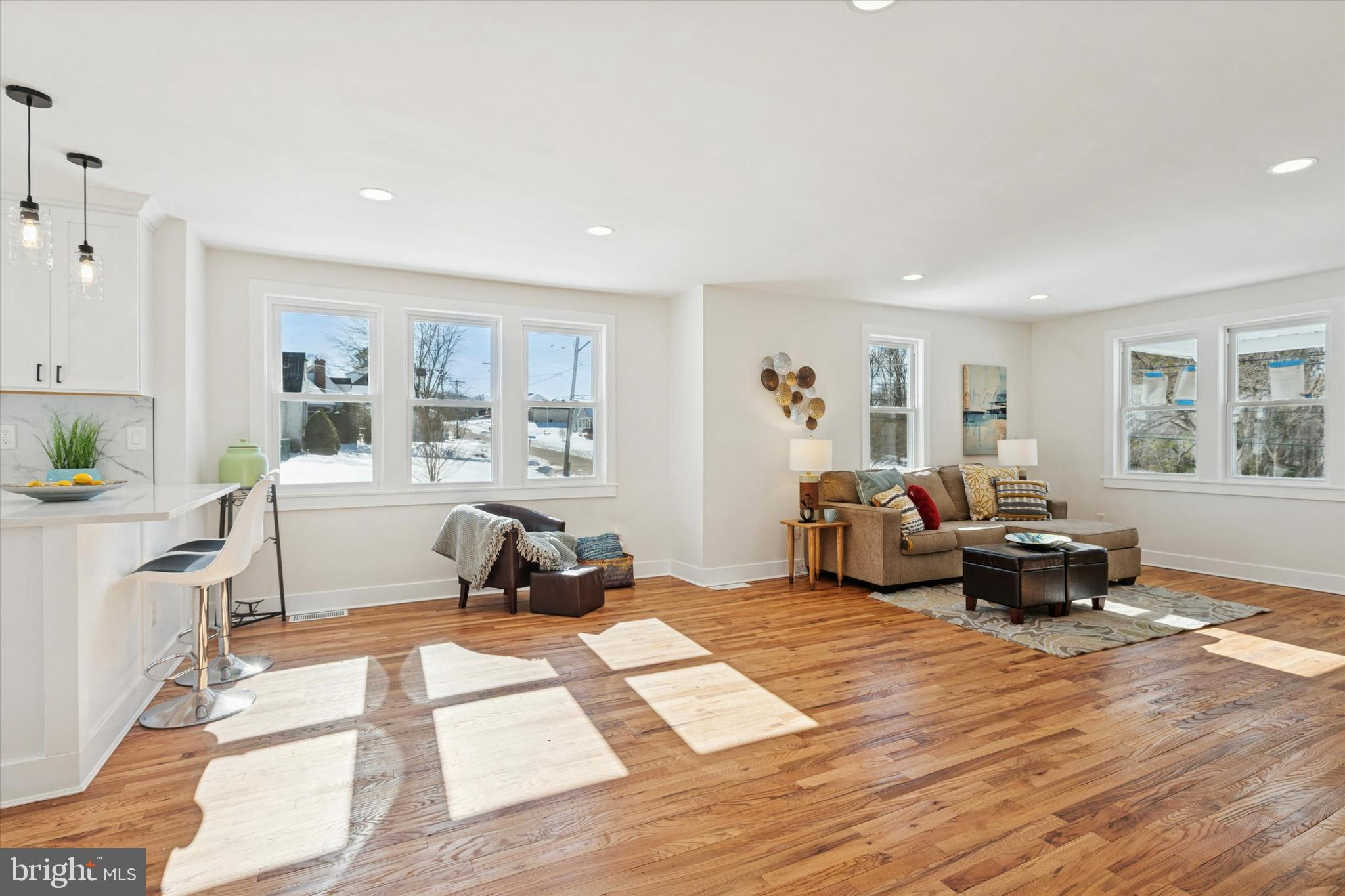 624 Convent Road Aston, PA 19014 - Photo 6 of 26 a living room with furniture and a window