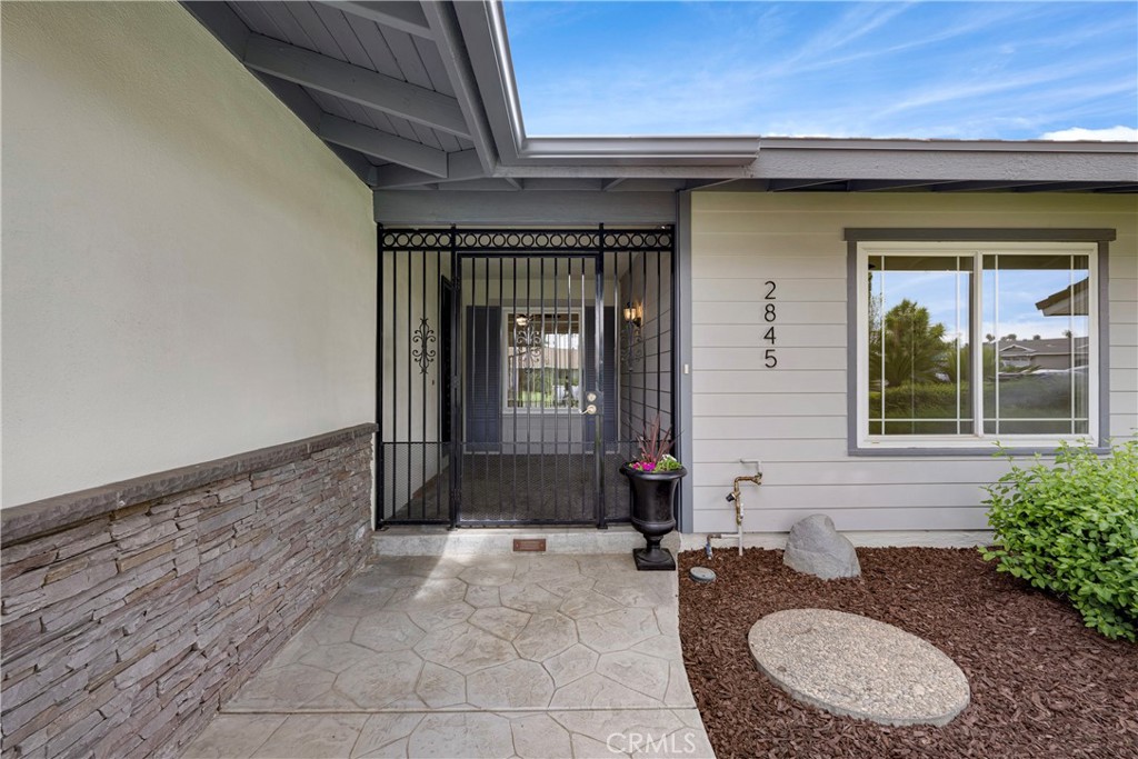 2845 Roncador Place Riverside, CA 92503 - Photo 5 of 65