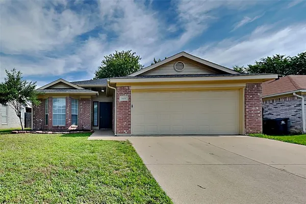 $2,125 | 5611 Northstar Lane, Arlington, TX 76017