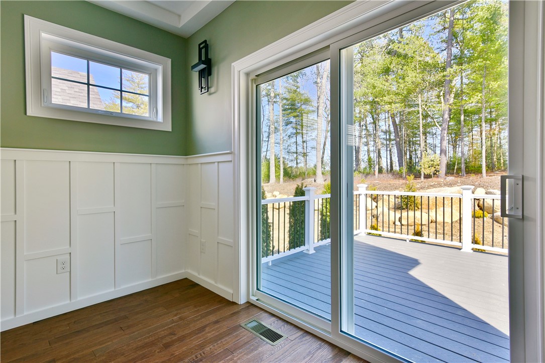 27 Sunset Lk Circle Coventry, RI 02816 - Photo 14 of 31 4 season rm