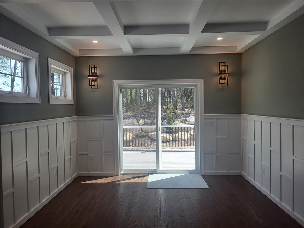 27 Sunset Lk Circle Coventry, RI 02816 - Photo 16 of 31 4 season rm