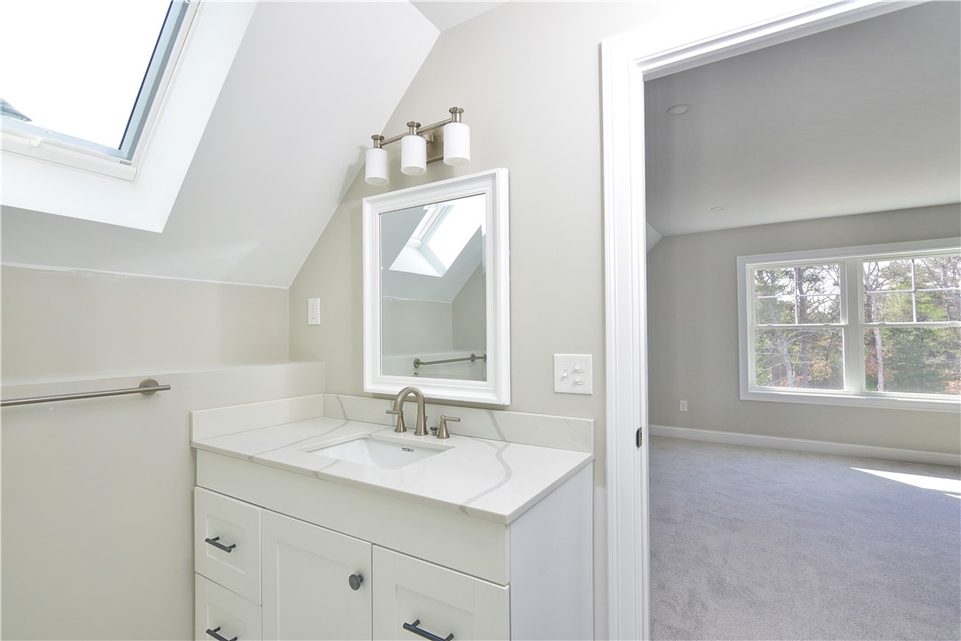 27 Sunset Lk Circle Coventry, RI 02816 - Photo 28 of 31 Upstairs extra bath