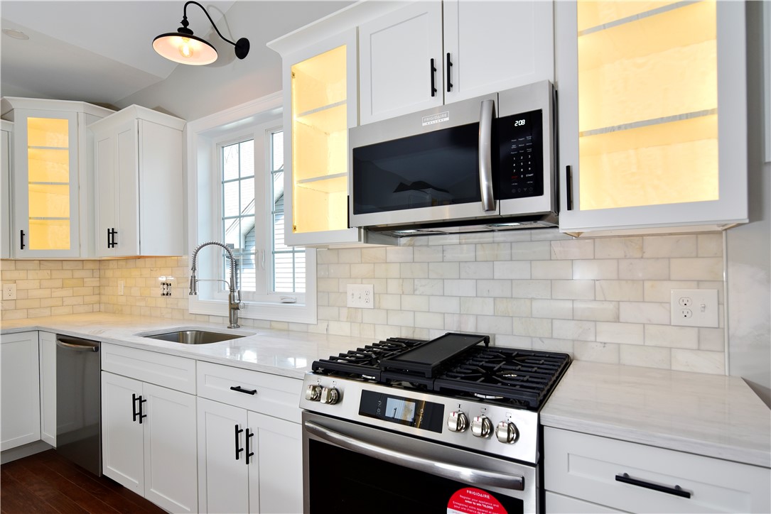 27 Sunset Lk Circle Coventry, RI 02816 - Photo 8 of 31