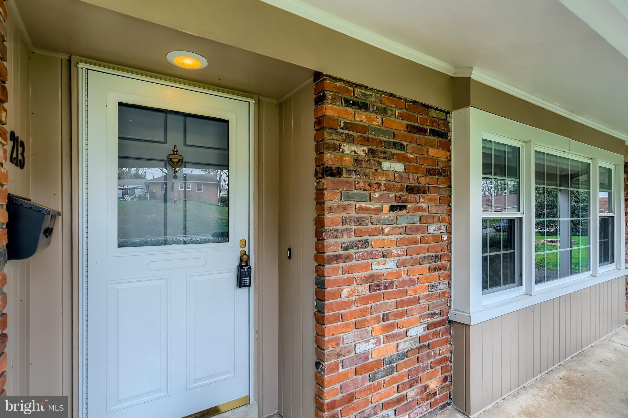 213 Medbury Road Lutherville-Timonium, MD 21093 - Photo 3 of 28 Gallery Image 3
