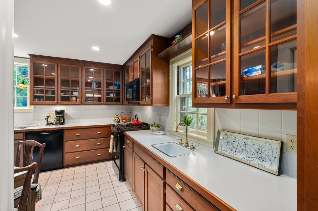260 Moss Hill Road Boston, MA 02130 - Photo 14 of 42 Gallery Image 14