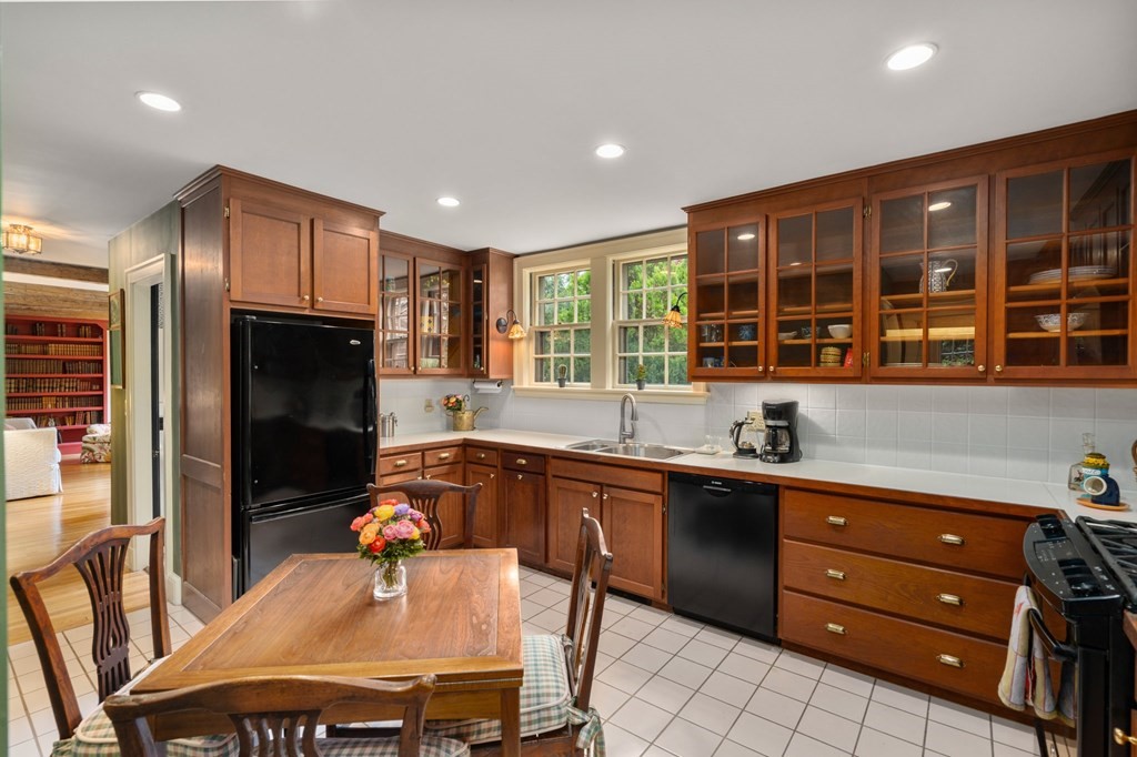 260 Moss Hill Road Boston, MA 02130 - Photo 15 of 42 Gallery Image 15