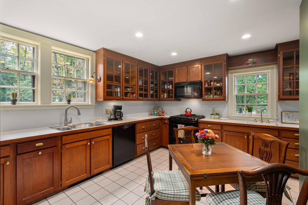 260 Moss Hill Road Boston, MA 02130 - Photo 16 of 42 Gallery Image 16