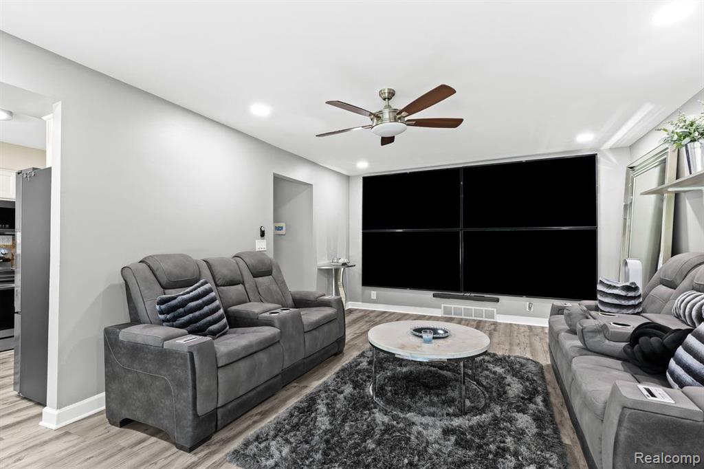 17526 Inkster Road Redford, MI 48240 - Photo 24 of 47 Gallery Image 24