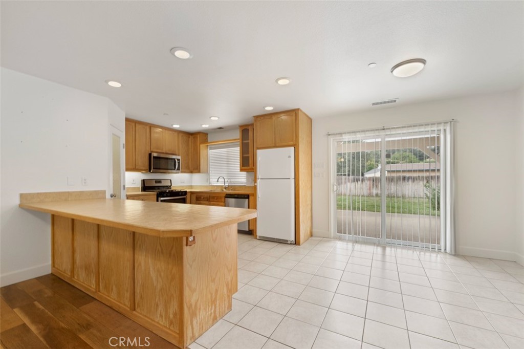 2540 Campo Road Atascadero, CA 93422 - Photo 45 of 75 Guest House: Kitchen
