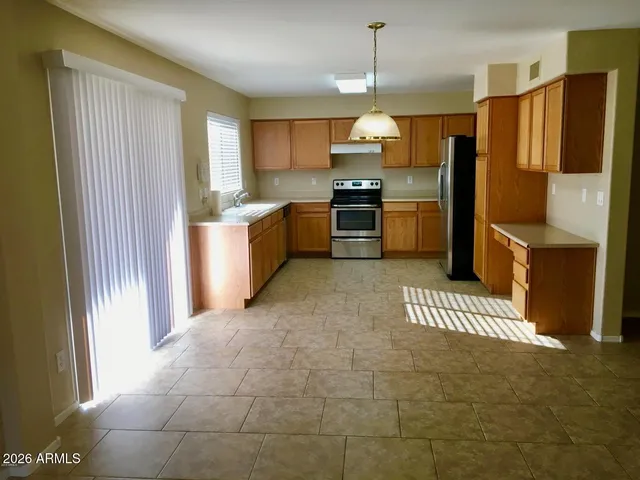 $2,095 | 17019 West Northampton Road, Surprise, AZ 85374