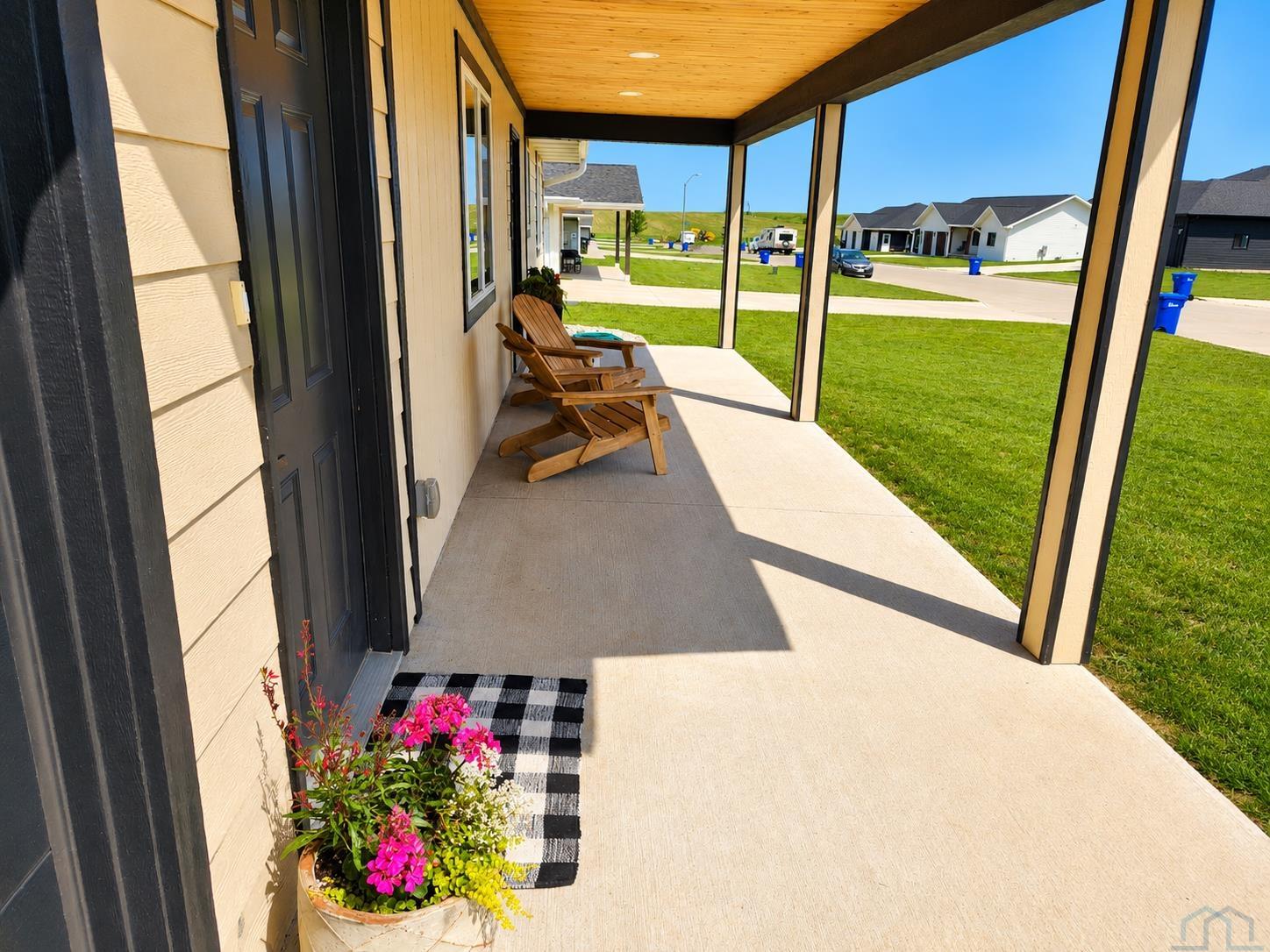 2009 Walnut Street Hull, IA 51239 - Photo 3 of 50 Gallery Image 3