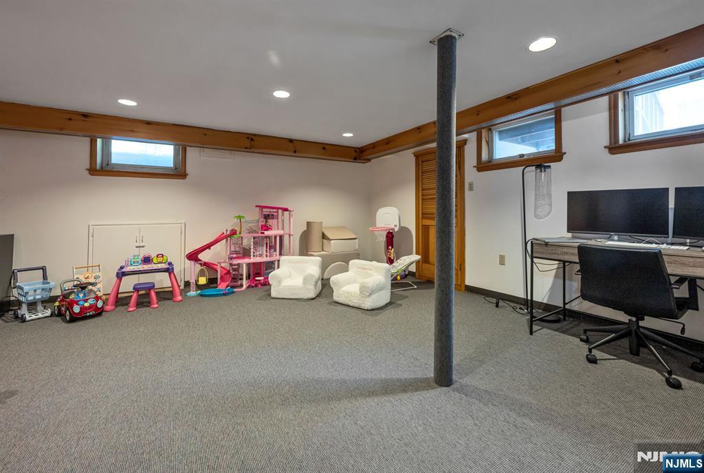 552 Hillcrest Road Ridgewood, NJ 07450 - Photo 20 of 26