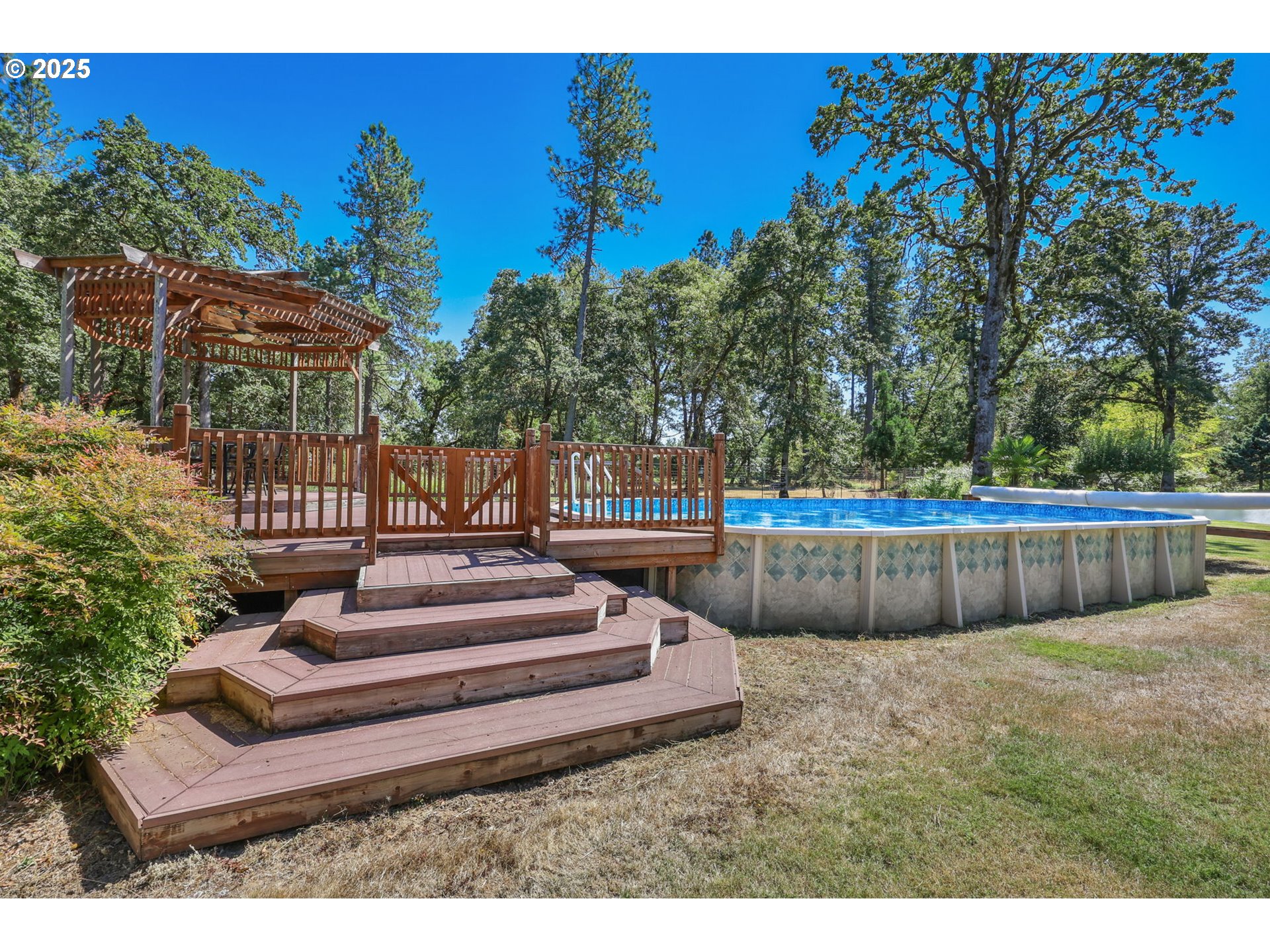88885 Conrad Road Veneta, OR 97487 - Photo 27 of 47 Swimming Pool