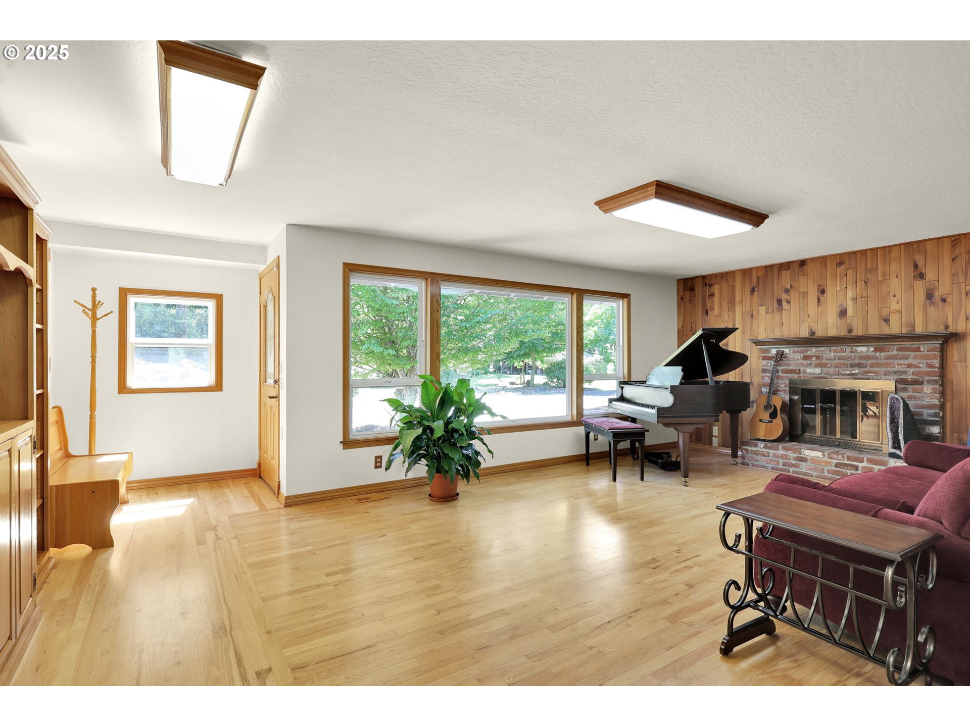 88885 Conrad Road Veneta, OR 97487 - Photo 9 of 47 Dining Area