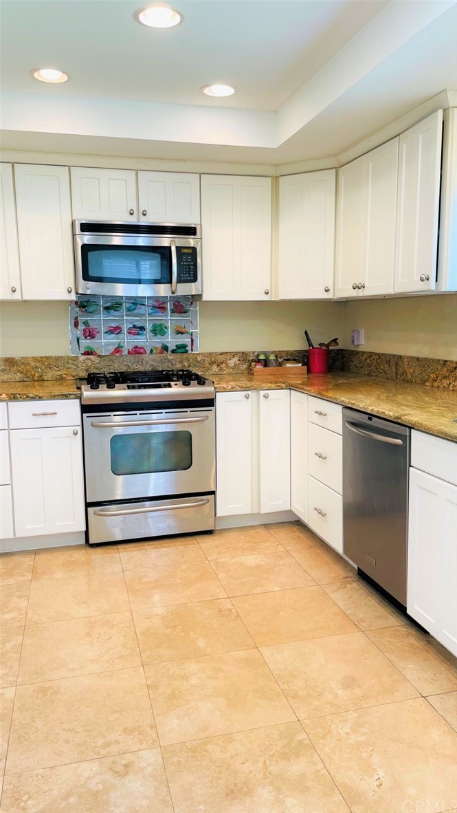 26606 La Roda Mission Viejo, CA 92691 - Photo 16 of 42