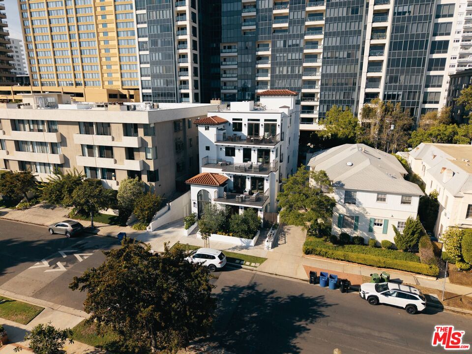 10725 Ashton Avenue, Unit 101 Los Angeles, CA 90024 - Photo 35 of 40 an aerial view of a building with street view