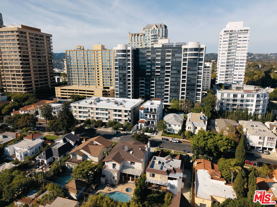 10725 Ashton Avenue, Unit 101 Los Angeles, CA 90024 - Photo 37 of 40 a view of city with tall buildings