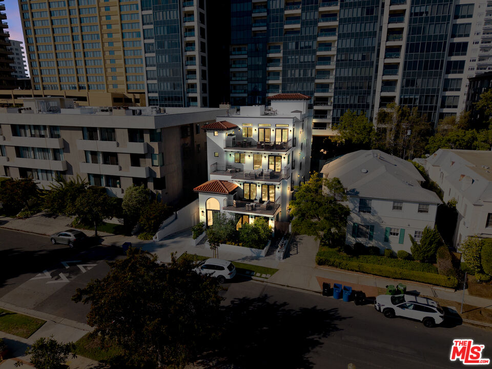 10725 Ashton Avenue, Unit 101 Los Angeles, CA 90024 - Photo 39 of 40 a view of a street with cars