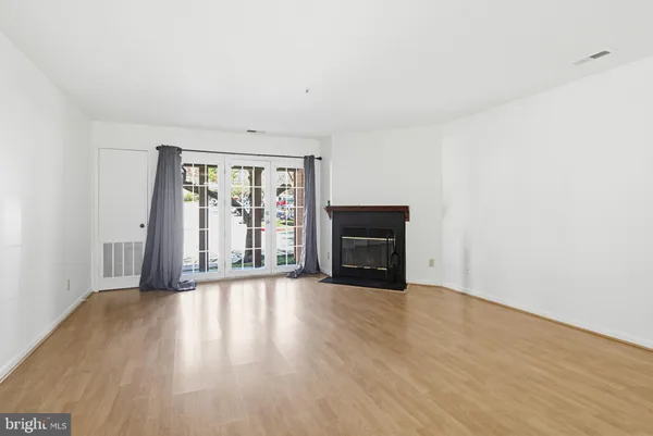 $220,000 | 4922 Columbia Road, Unit 4, Columbia, MD 21044