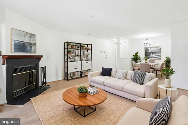 $220,000 | 4922 Columbia Road, Unit 4, Columbia, MD 21044