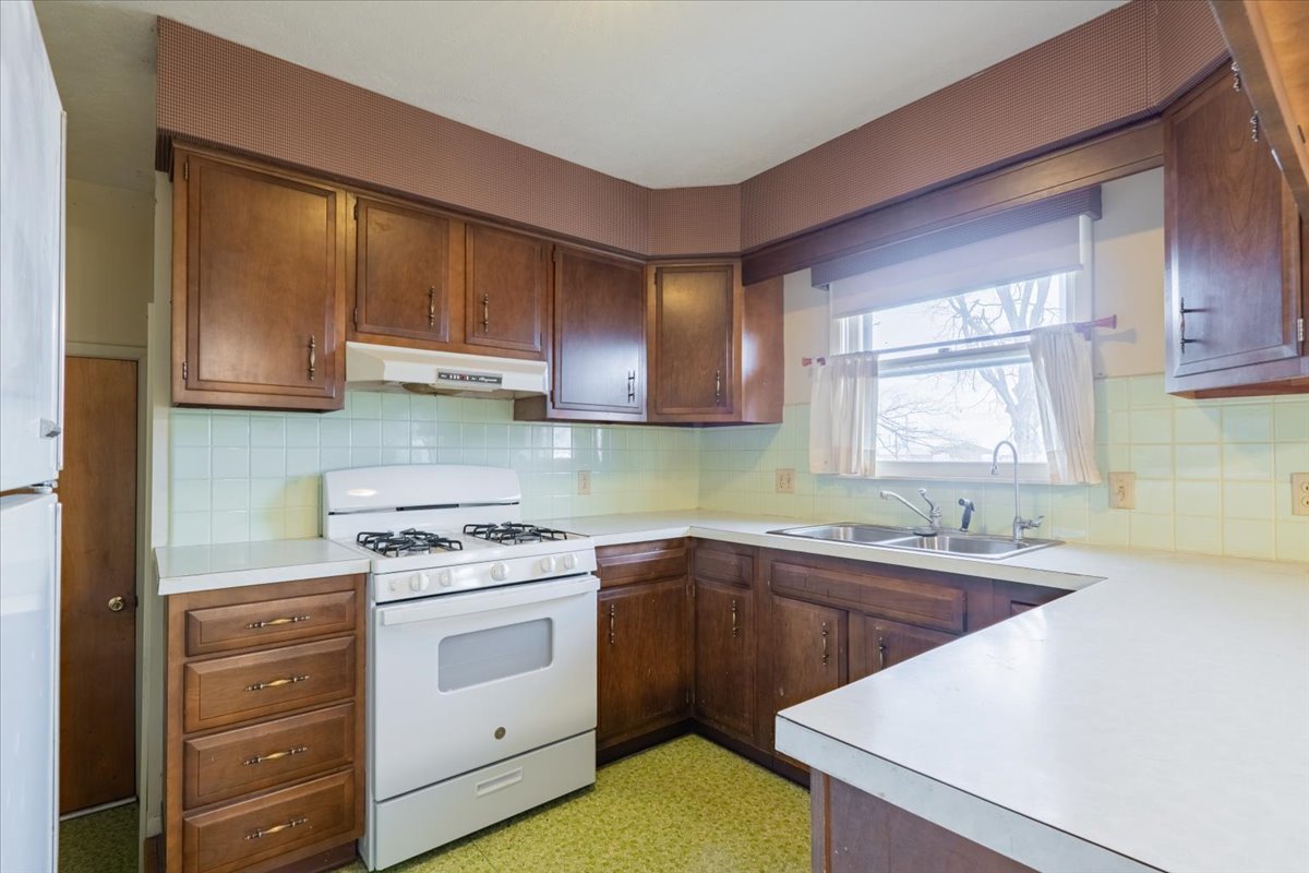 304 North Main Street McLean, IL 61754 - Photo 11 of 23