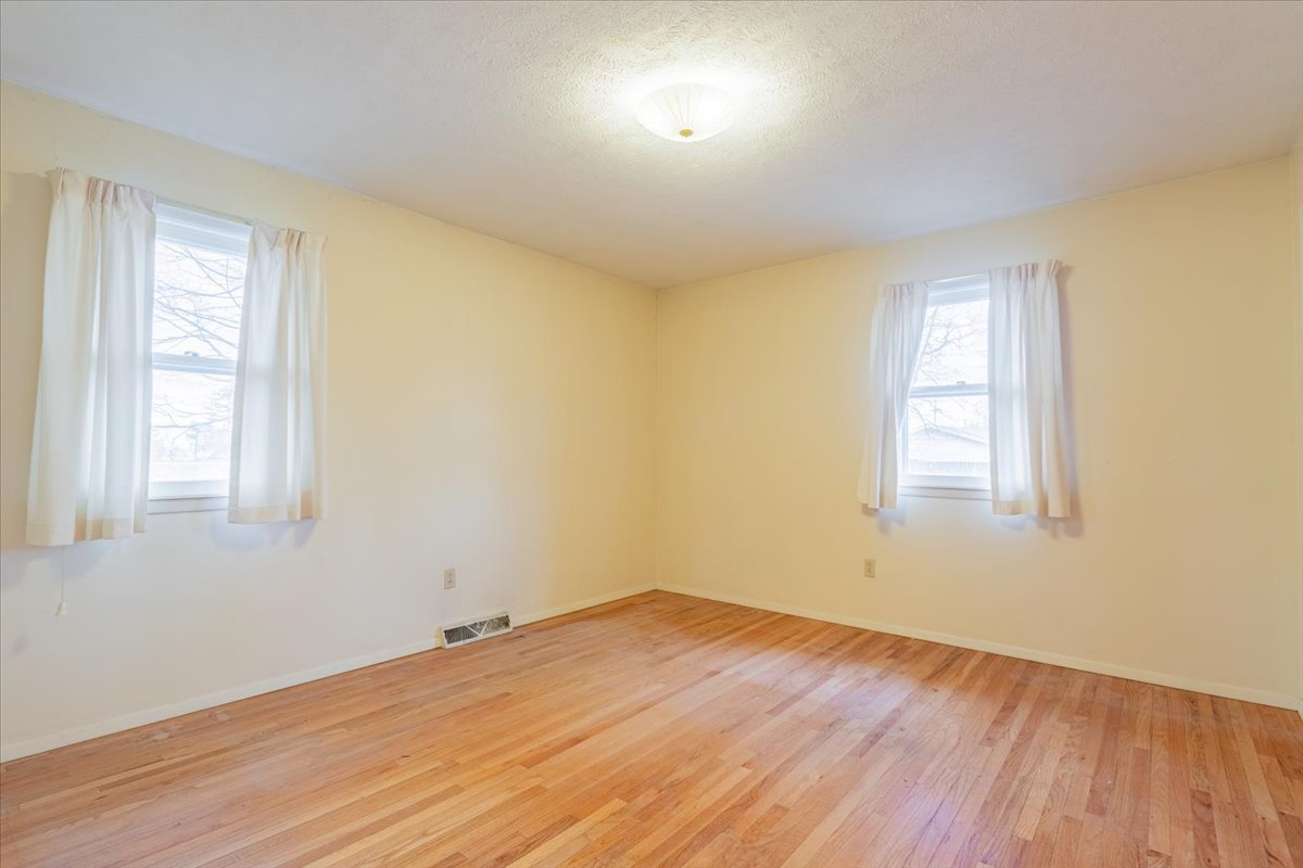 304 North Main Street McLean, IL 61754 - Photo 16 of 23