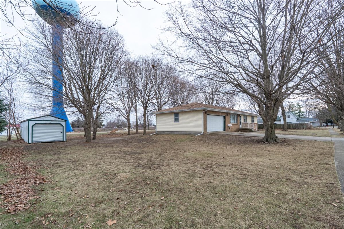 304 North Main Street McLean, IL 61754 - Photo 2 of 23