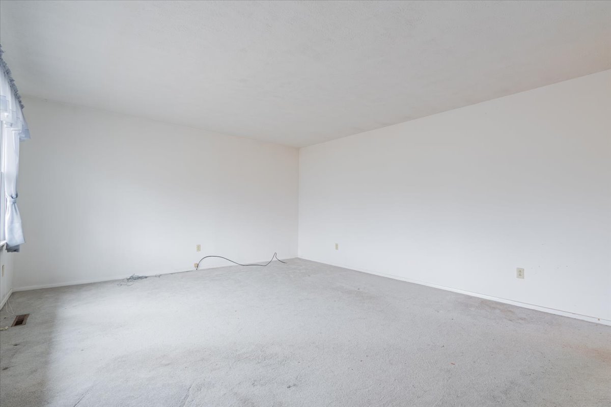 304 North Main Street McLean, IL 61754 - Photo 5 of 23