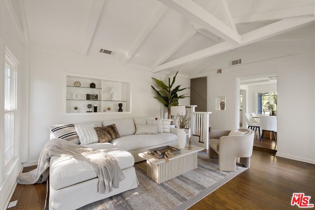 5514 Canyonside Road La Crescenta, CA 91214 - Photo 9 of 73 Gallery Image 9