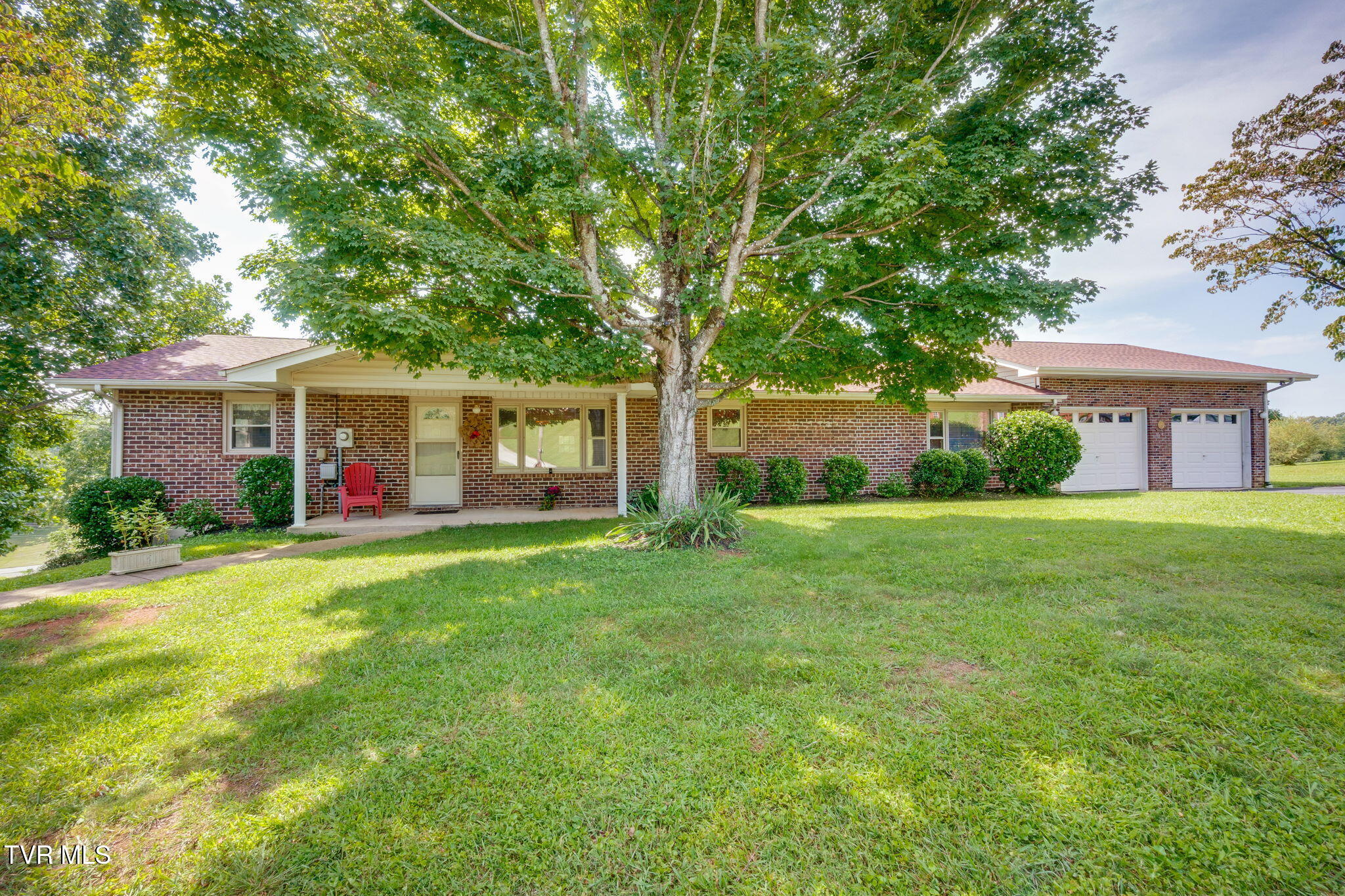 227 Highfield Road Bristol, TN 37620 - Photo 1 of 39 001