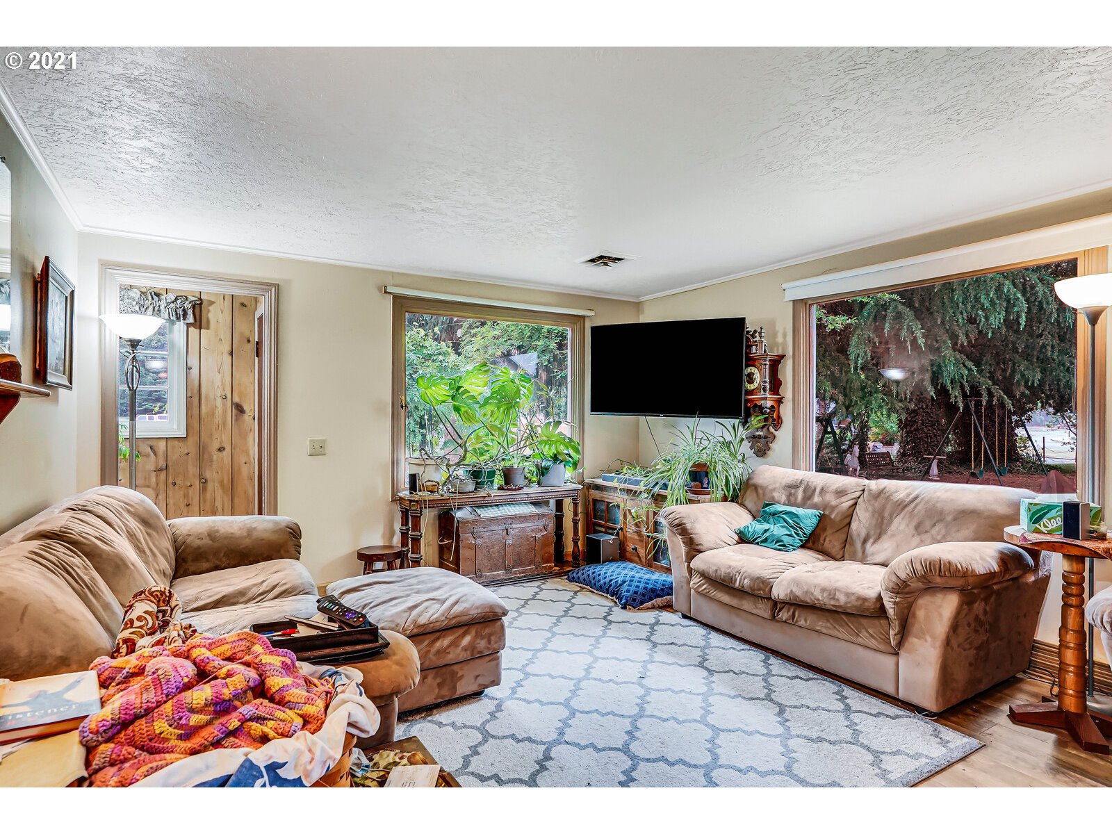 801 Mountain View Road Sweet Home, OR 97386 - Photo 11 of 25 Gallery Image 11
