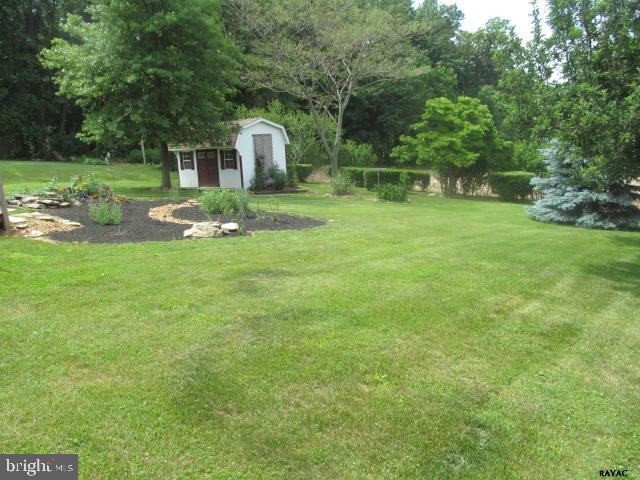 6289 Hoff Road Spring Grove, PA 17362 - Photo 4 of 27