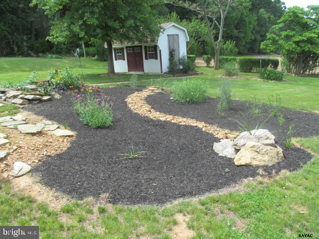 6289 Hoff Road Spring Grove, PA 17362 - Photo 5 of 27