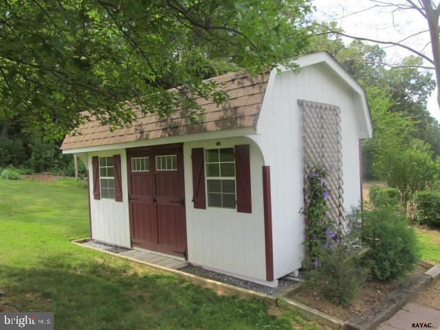 6289 Hoff Road Spring Grove, PA 17362 - Photo 7 of 27
