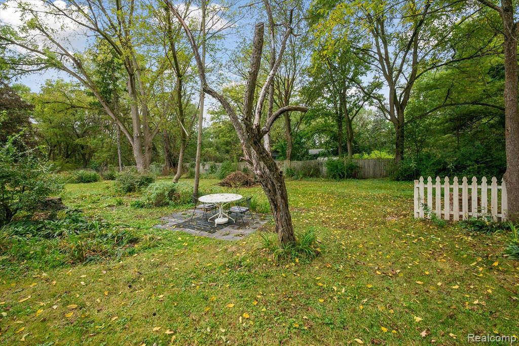 4040 Collins Road Rochester, MI 48306 - Photo 52 of 57