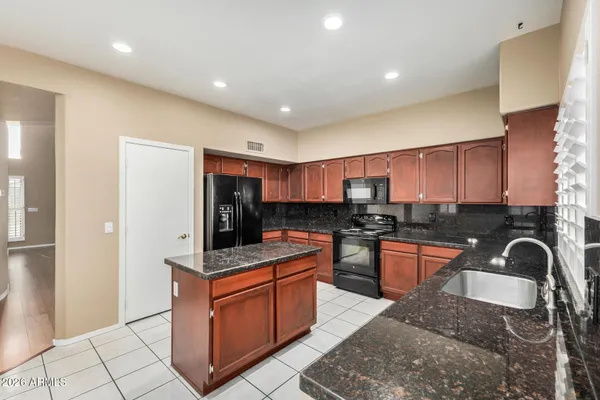 $2,950 | 4334 East Anderson Drive, Phoenix, AZ 85032