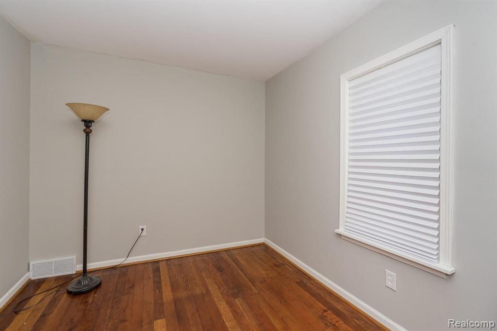 2450 Gerald Avenue Rochester Hills, MI 48307 - Photo 21 of 24