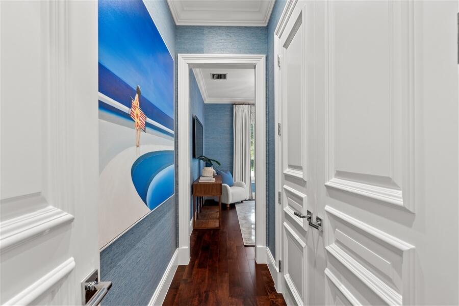 11 Country Road East Boynton Beach, FL 33436 - Photo 25 of 43 dash_BEDROOM_2_HALL