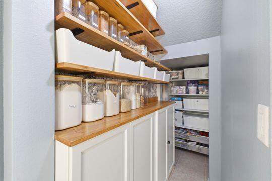 11131 Laurel Walk Road Wellington, FL 33449 - Photo 14 of 41 Walk in Pantry