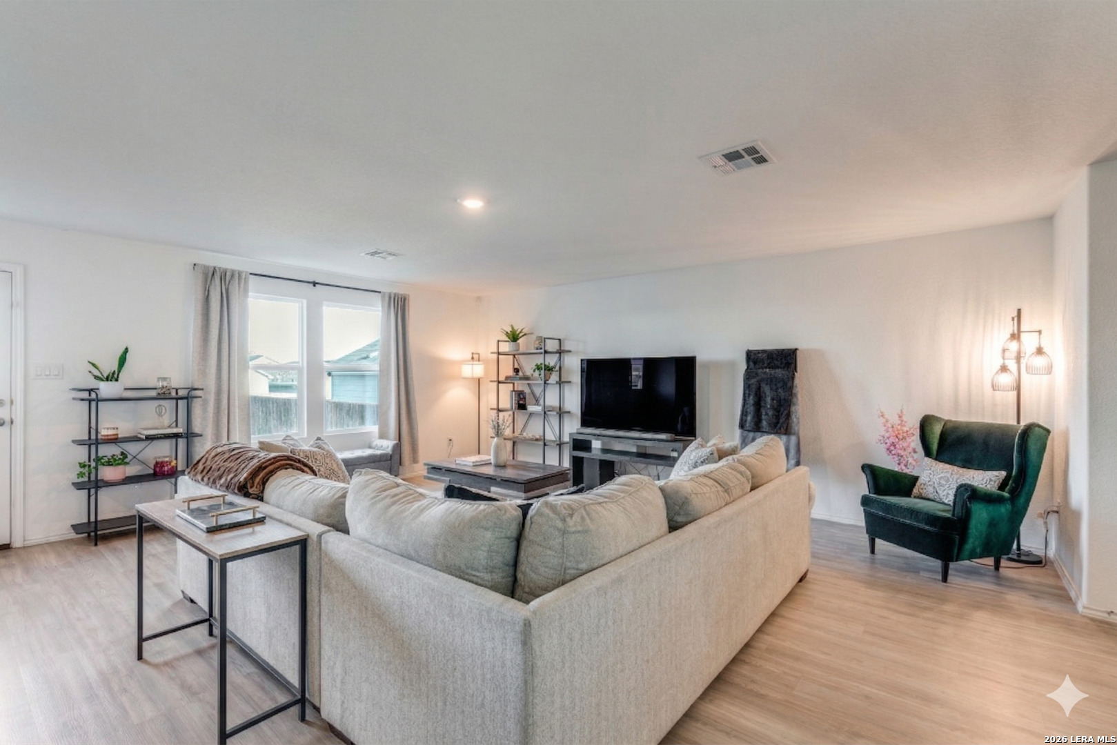 5319 Devils Ridge Converse, TX 78109 - Photo 3 of 24