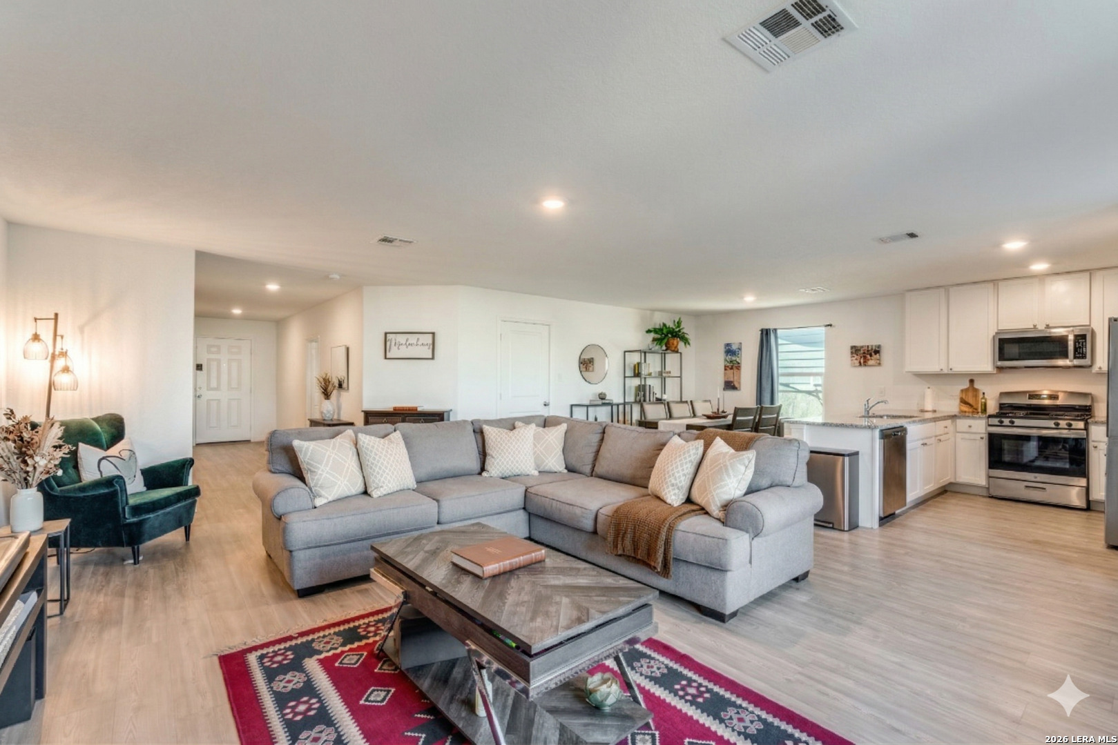 5319 Devils Ridge Converse, TX 78109 - Photo 4 of 24