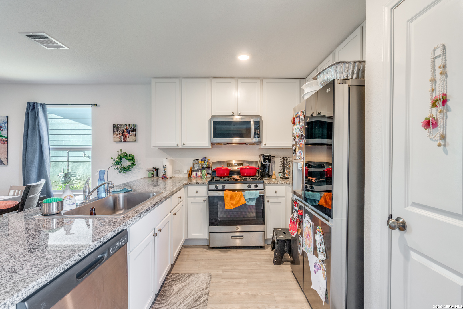 5319 Devils Ridge Converse, TX 78109 - Photo 9 of 24