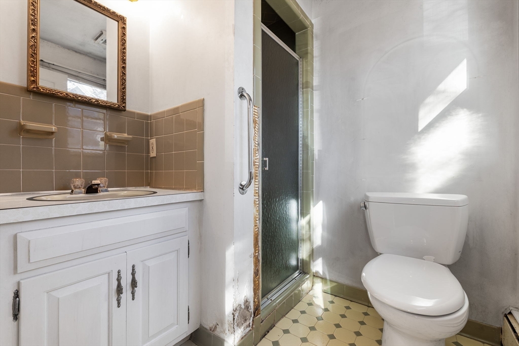 16 Albemarle Road Norwood, MA 02062 - Photo 9 of 19