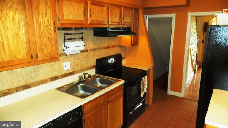1544 Northwick Road Baltimore, MD 21218 - Photo 17 of 30 Kitchen