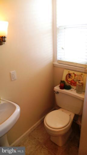 1544 Northwick Road Baltimore, MD 21218 - Photo 24 of 30 Bath