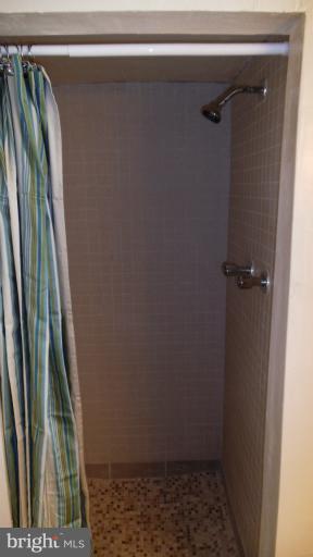 1544 Northwick Road Baltimore, MD 21218 - Photo 27 of 30 Bath