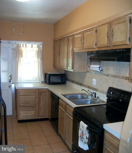 1544 Northwick Road Baltimore, MD 21218 - Photo 6 of 30 Kitchen